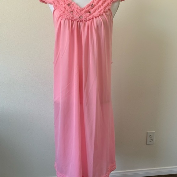 Elegant Pink Lace Nightgown - Picture 1 of 9